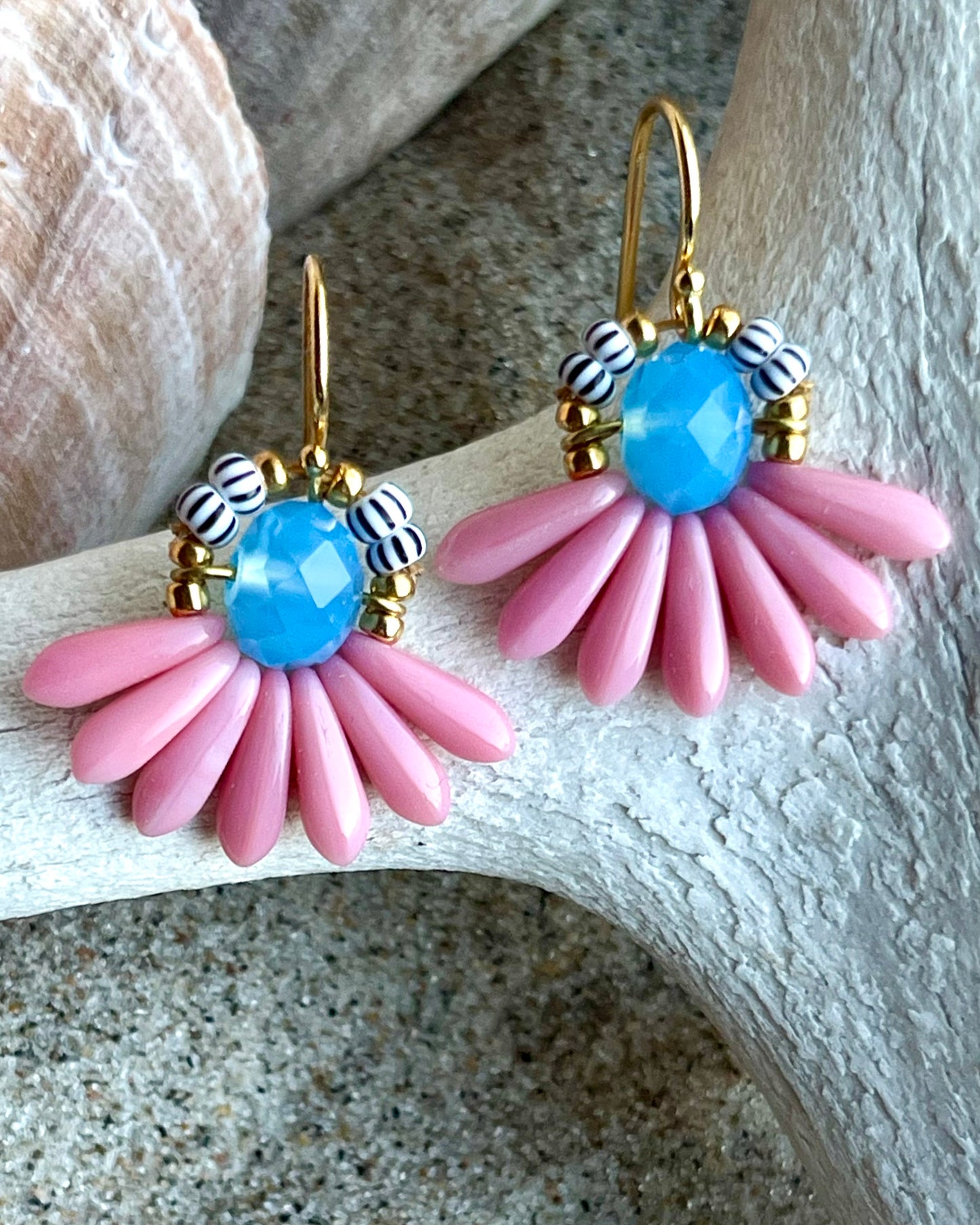 Mini blomsterørering med rosa dråbe glasperler og flot blå glasperle