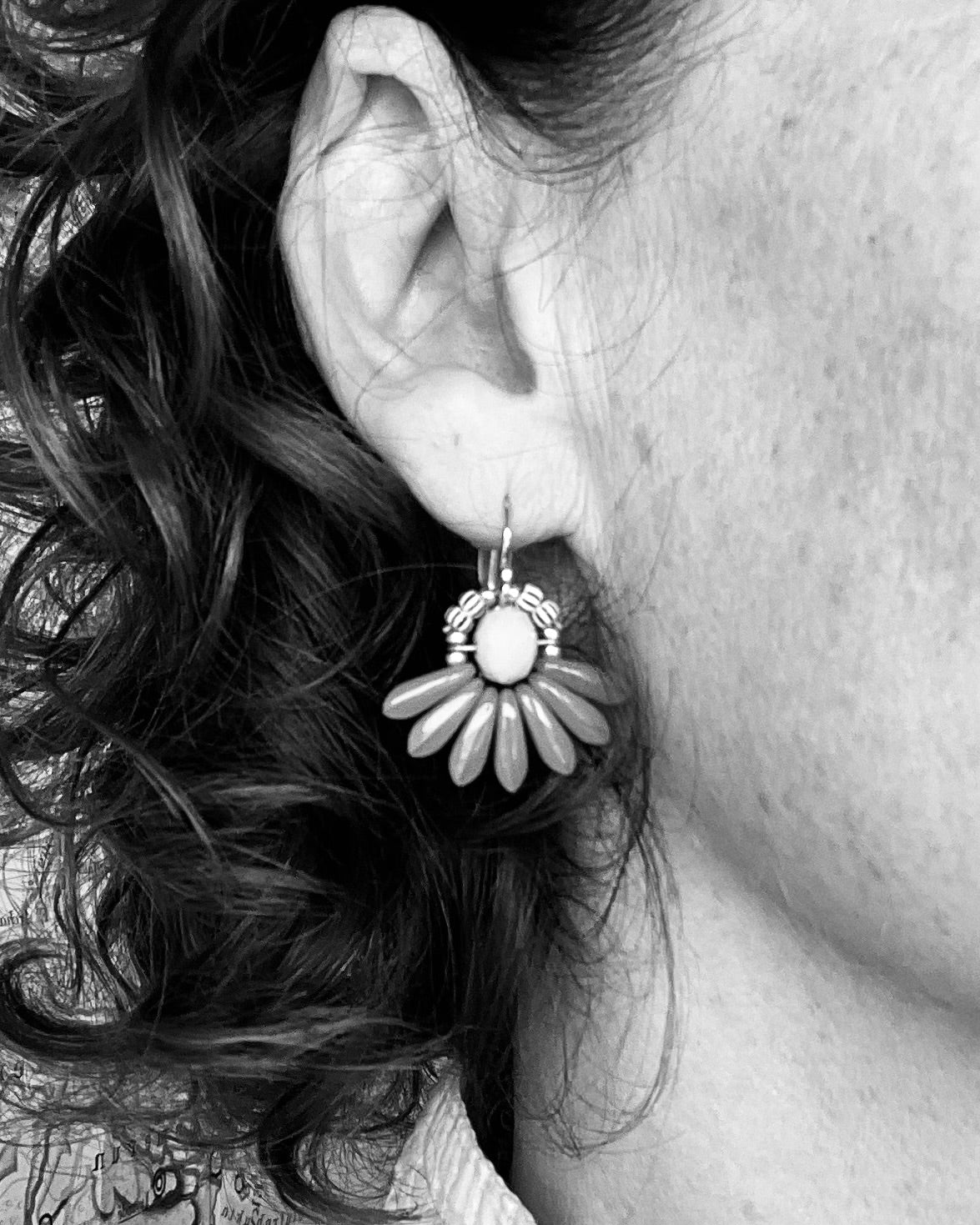 Mini blomsterørering med rosa dråbe glasperler og flot blå glasperle