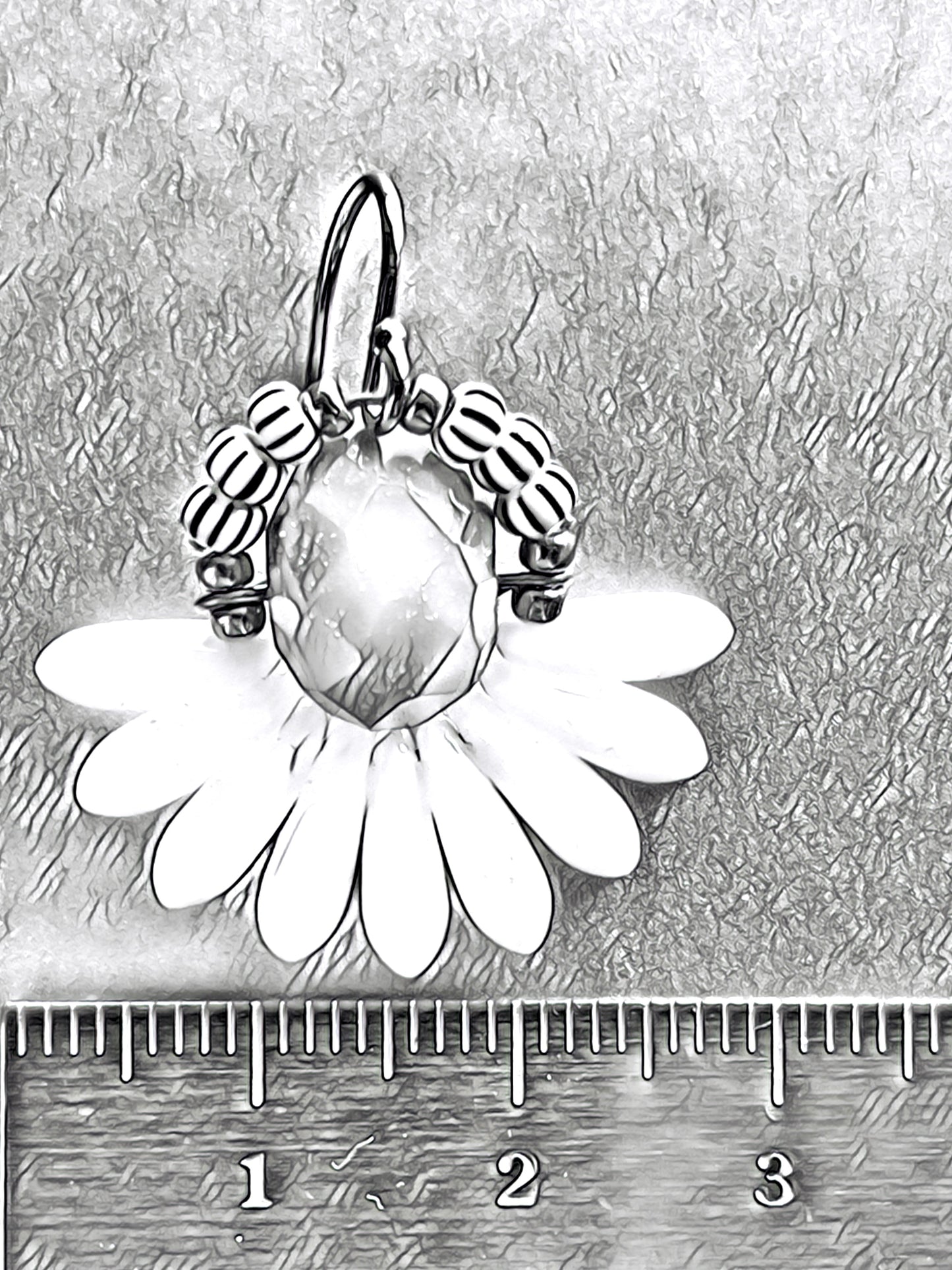 Lille blomsterørering med sjældne lyserøde dråbe glasperler og rød glasperle