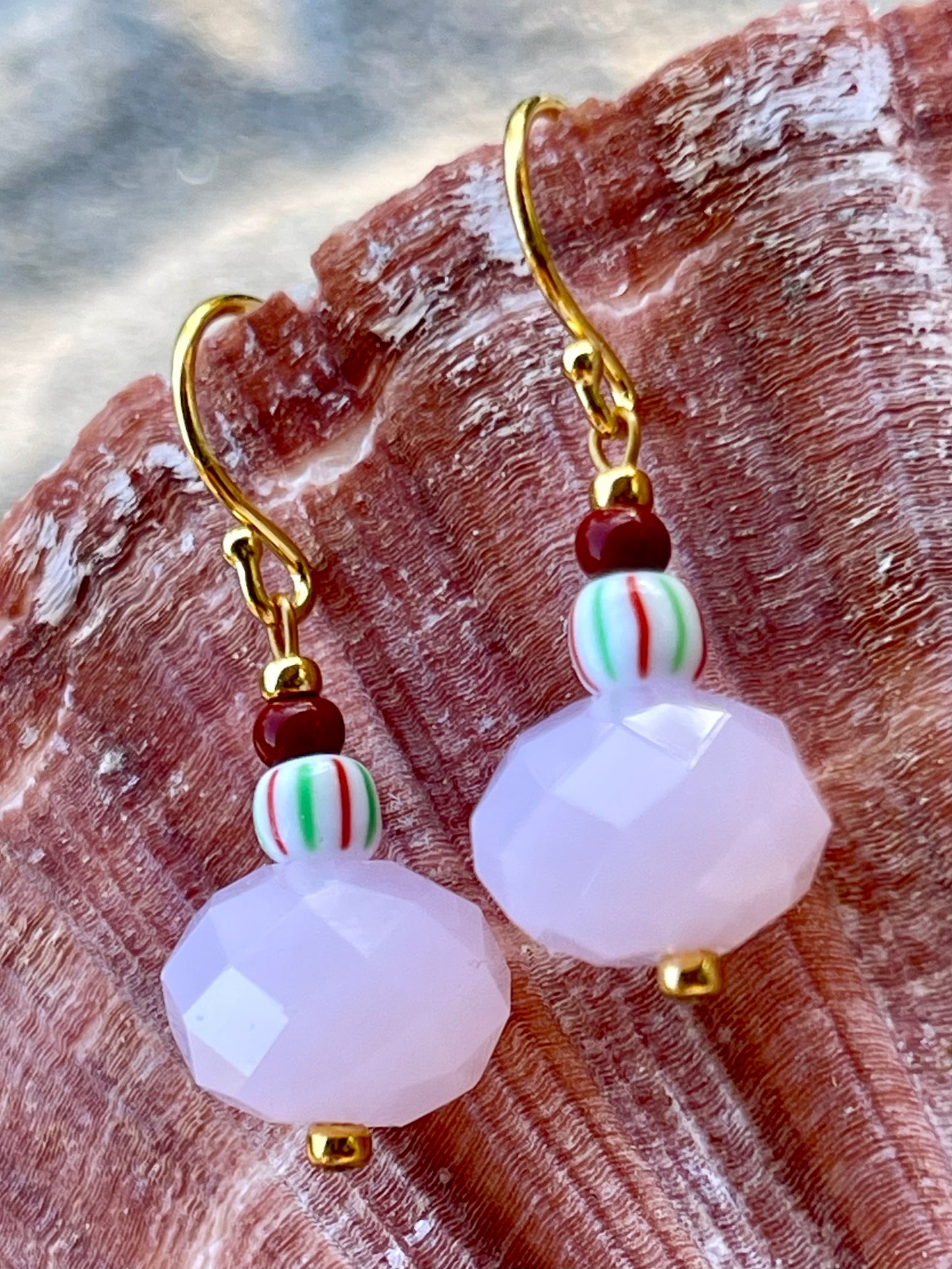 Ørering med rosa glas perle