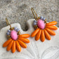Mini blomsterørering med orange dråbe glasperler og lille lyserød perle
