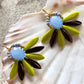 Stor brun, lime og lyselilla blomster ørering