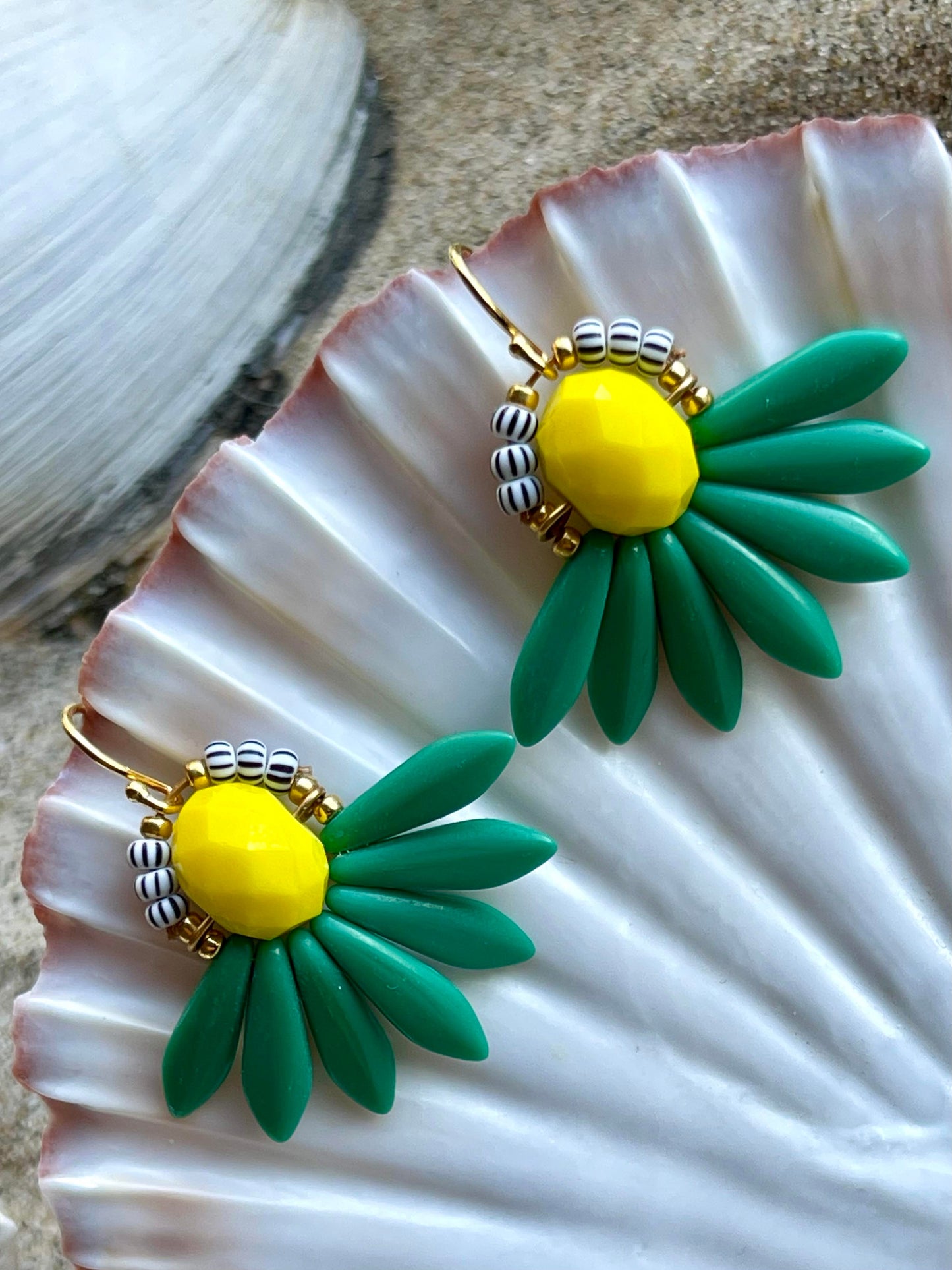 Stor grøn og gul blomster ørering